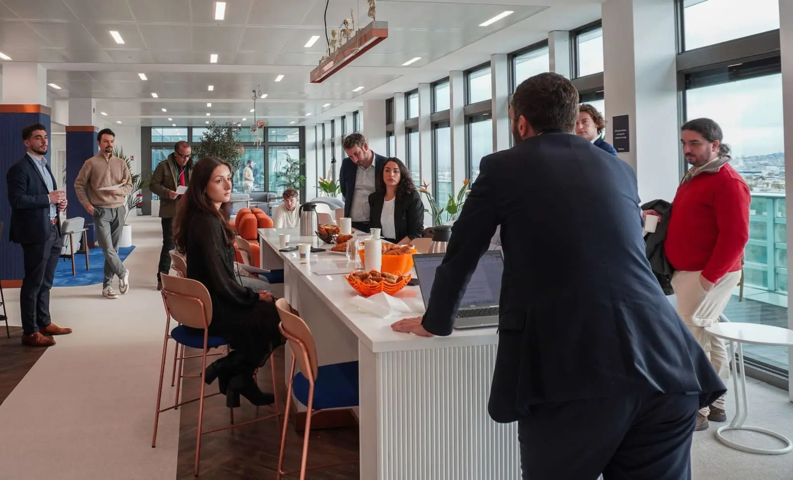 Des membres des équipes du Groupe ACENSI réunis dans nos bureaux